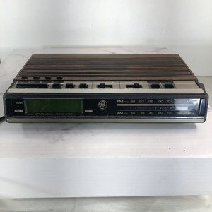 VTG General Electric GE Model 7-4638 AM/FM Digital Alarm Clock Radio Faux Wood